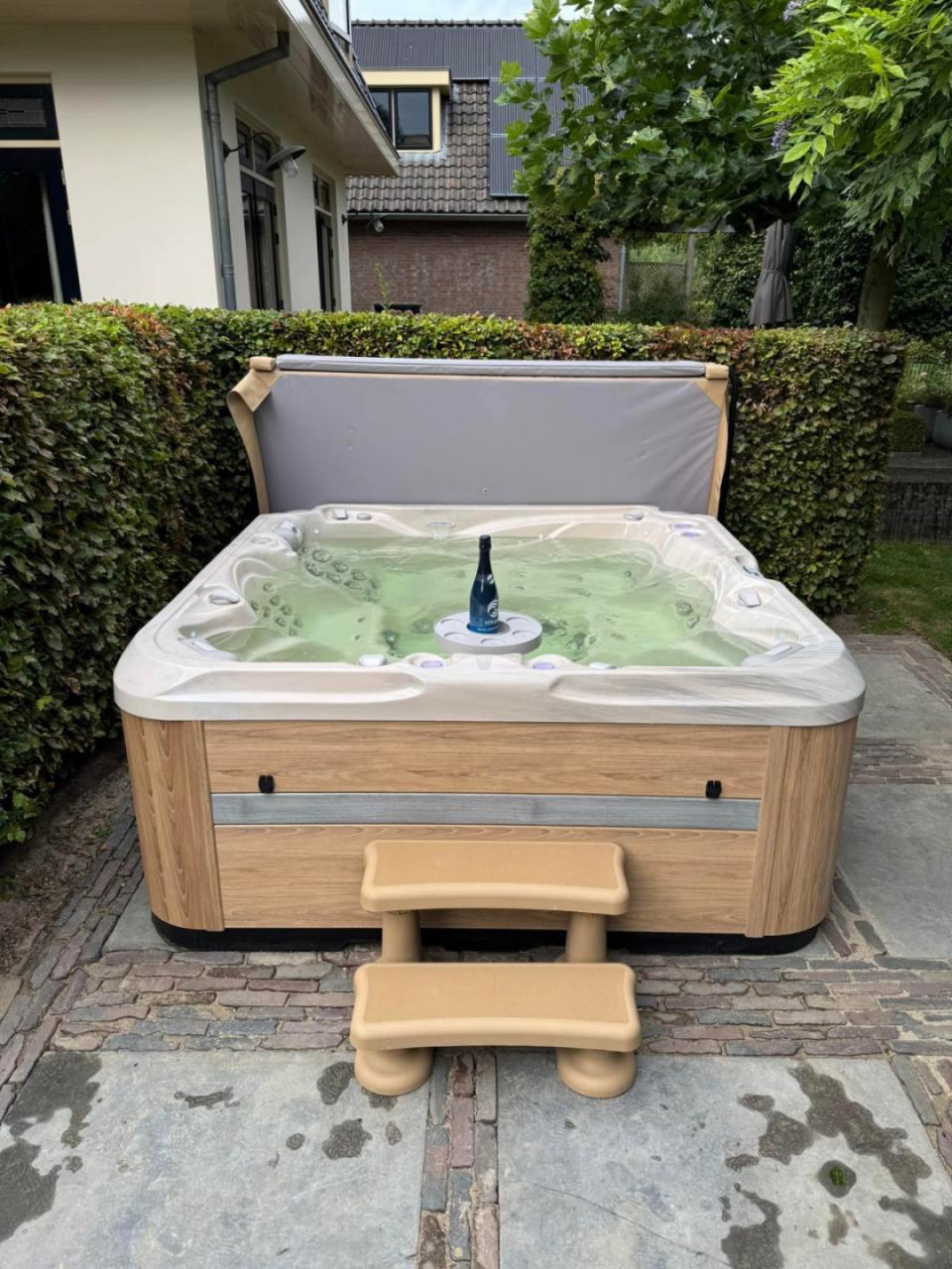 viber_image_2026-01-23_17-09-28-347 Джакузі Devotion